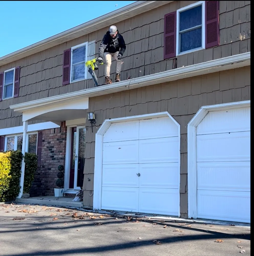 Local yard cleanup service in Farmingdale, NY by Hillmans Property Services