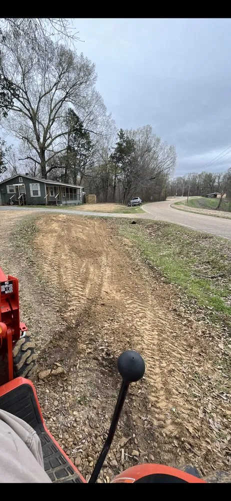 Expert landscaping services experts serving Vicksburg, MS - Hill’s Custom Services