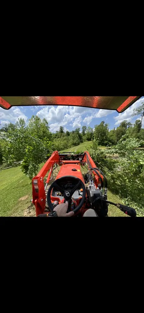 Top-rated yard maintenance with custom design in Vicksburg, MS by Hill’s Custom Services