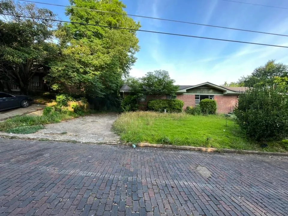 Expert landscape installation in Vicksburg, MS - Hill’s Custom Services