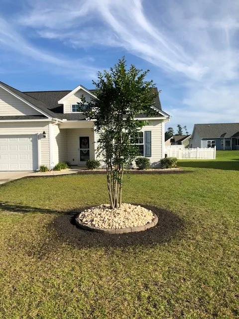 Custom residential landscaping for residential properties in Conway, SC by Hills Cutting Edge