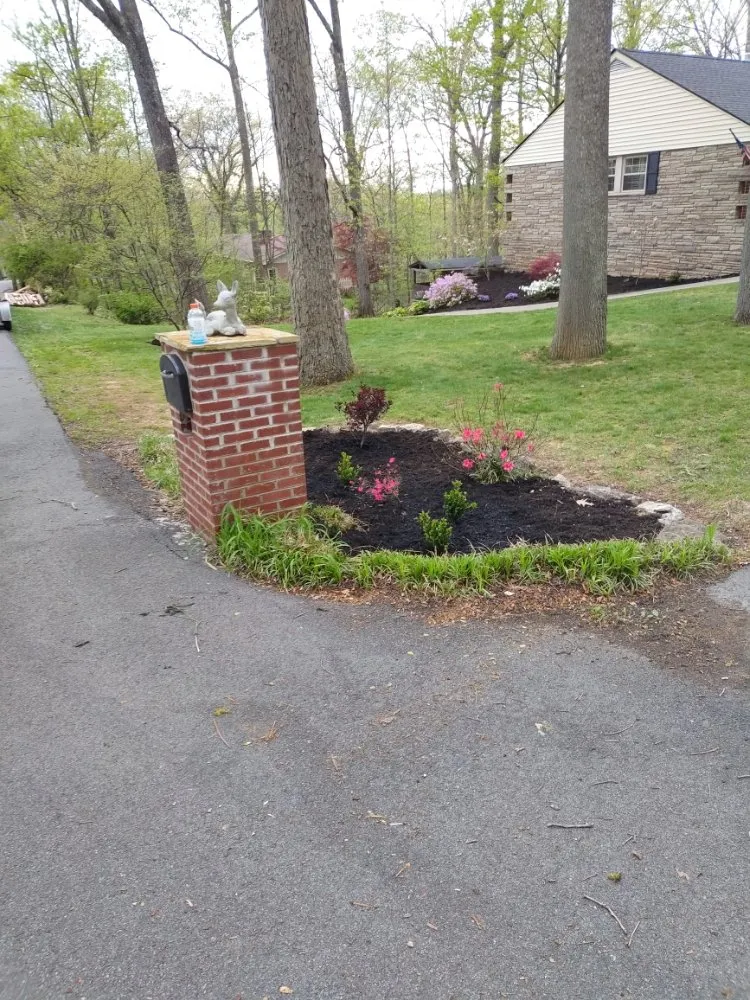 Professional garden landscaping in Church Hill, TN by Hill’s Lawn Care