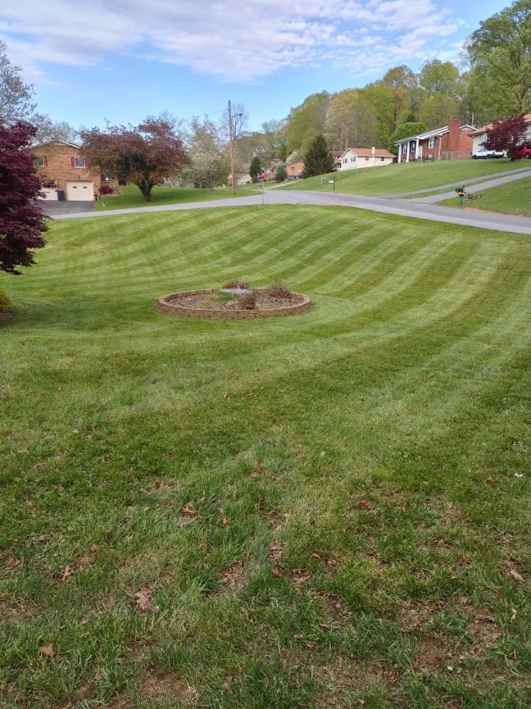 Top-rated lawn mowing service in Church Hill, TN - Hill’s Lawn Care