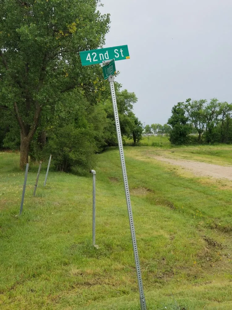 Professional lawn mowing service in Wichita, KS - Hills Lawn Service