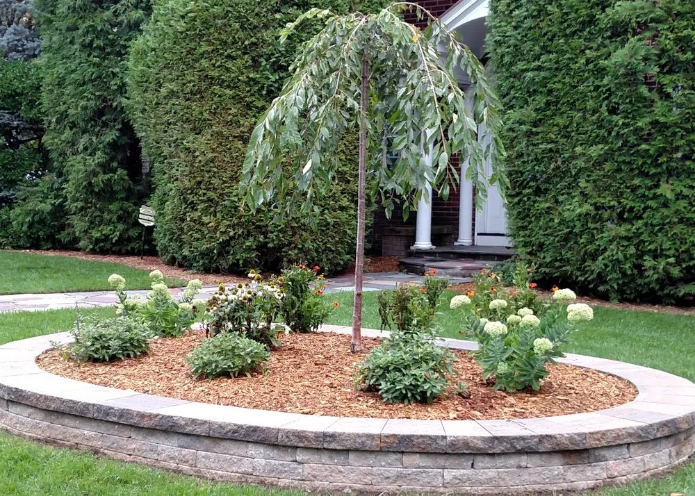 Custom garden landscaping experts serving Endicott, NY - Hillside Garden Landscaping