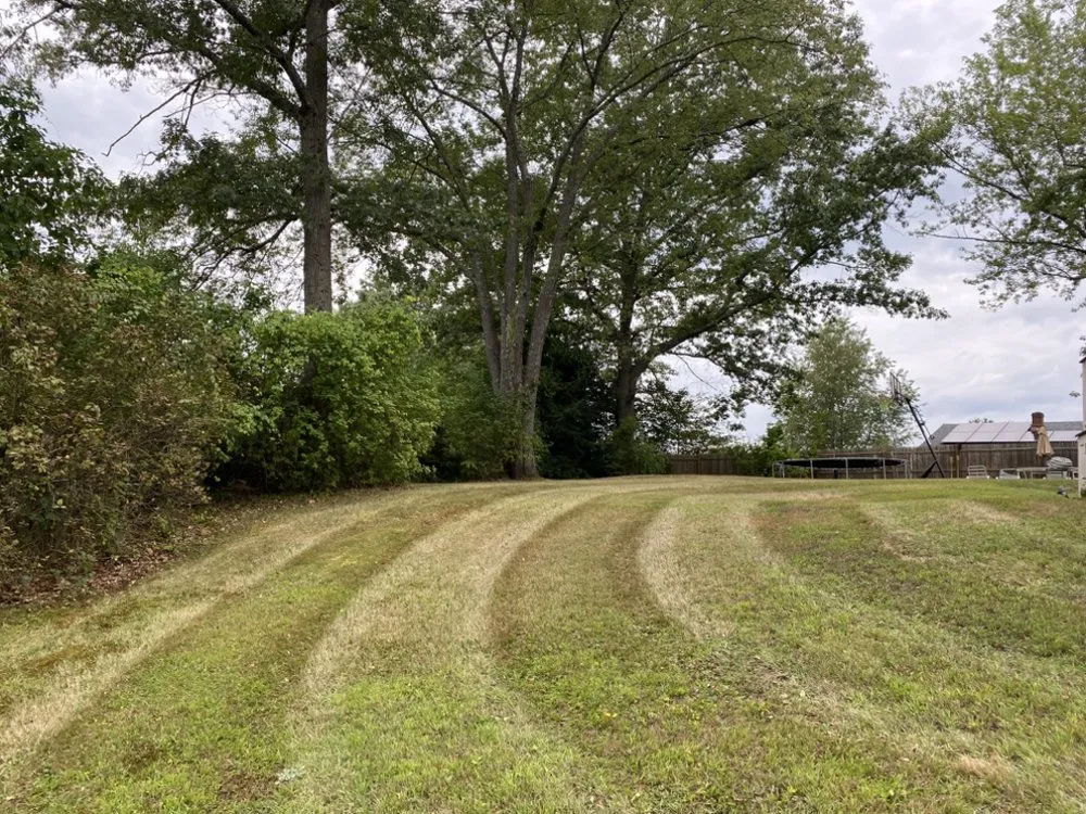 Custom lawn care service experts serving Hinsdale, NH - Hilltop Helper