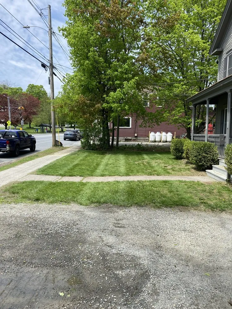 Professional garden landscaping in Hinsdale, NH - Hilltop Helper