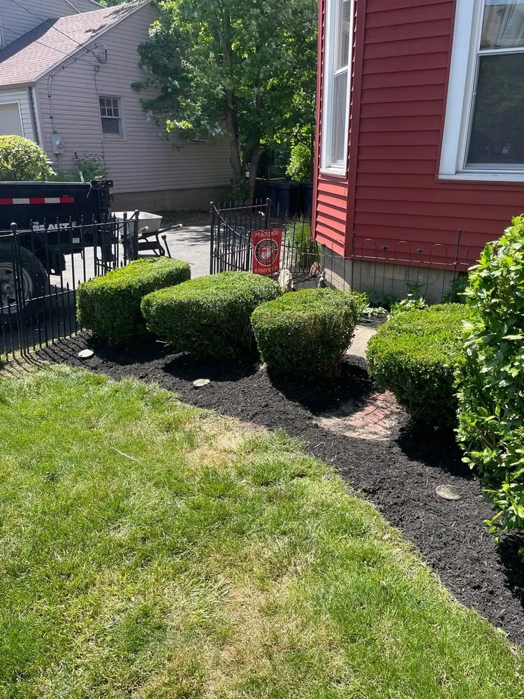 Local residential landscaping experts serving Dresden, OH - Hilltop Landscapes