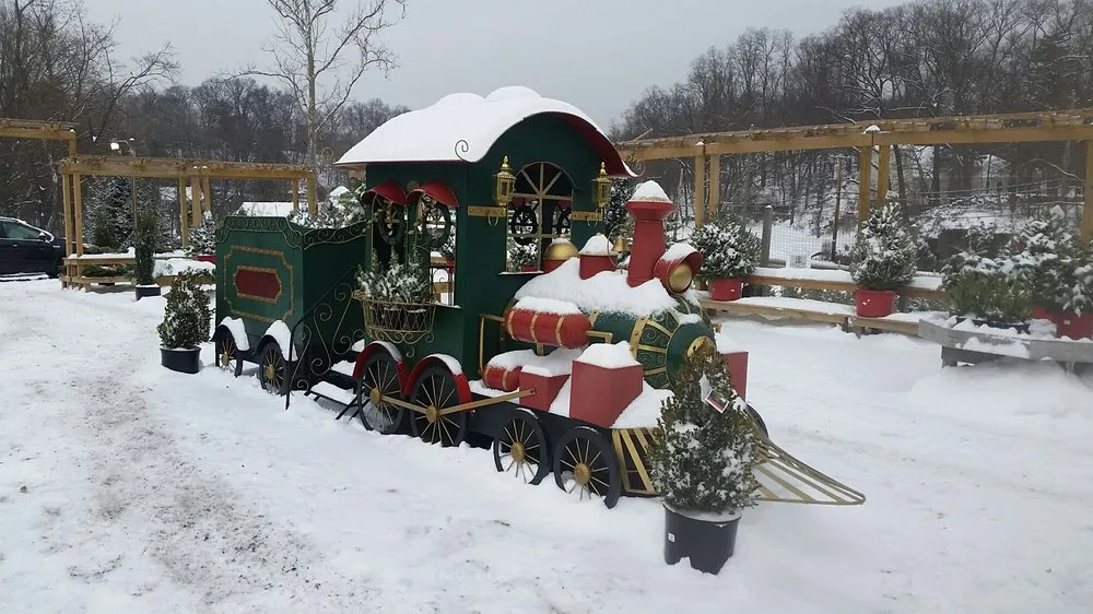 Affordable yard maintenance with custom design in Croton-on-Hudson, NY by Hilltop Nursery & Garden Center