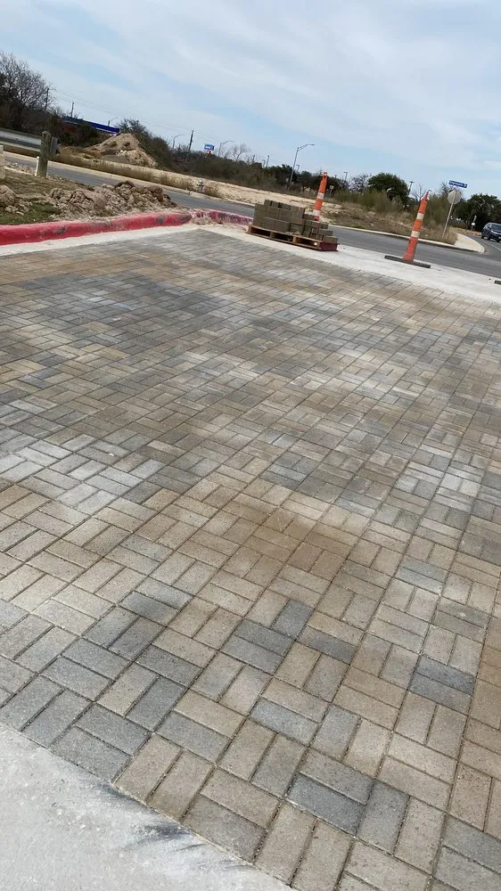 Professional yard maintenance for residential properties in San Antonio, TX by Hillview Landscaping & Masonry