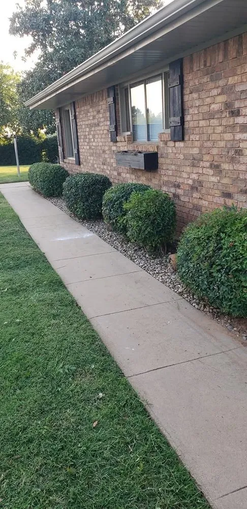 Affordable outdoor landscaping experts serving Wichita Falls, TX - Hincks Total Lawn Care