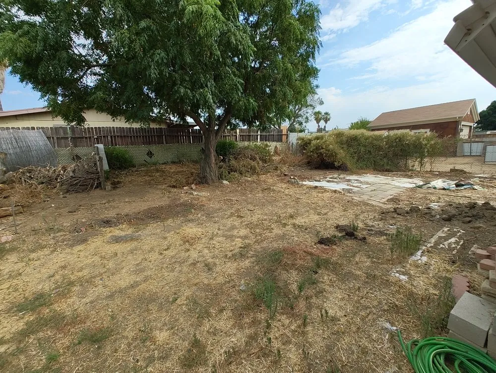 Affordable landscape design in Lake Elsinore, CA by Hinojosa Labor