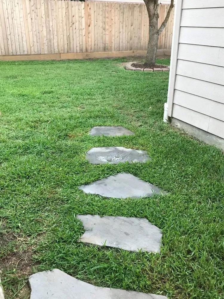 Professional outdoor landscaping in League City, TX by Hippie Fertilizing