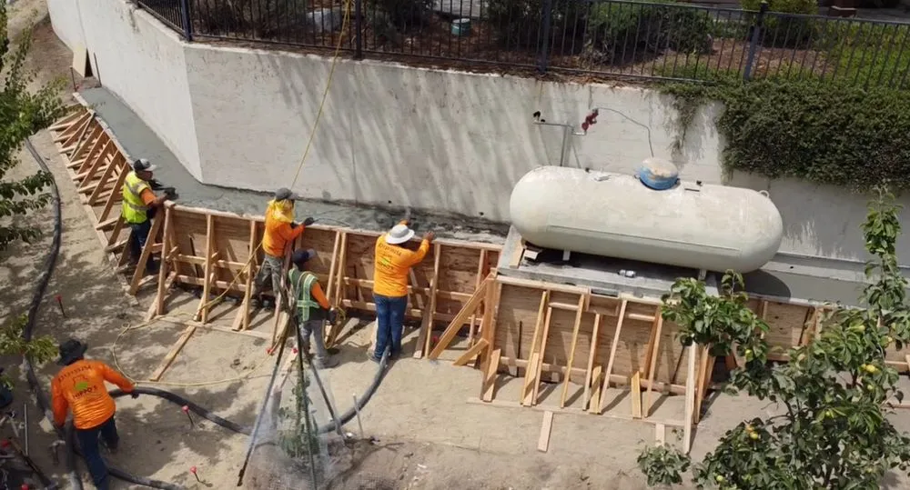 Professional lawn care service experts serving Santa Cruz, CA - Hippos Landscape Services