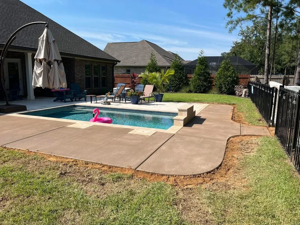 Reliable landscaping services experts serving Milton, FL - Hirst Lawncare