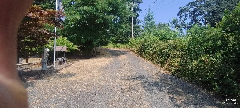 Professional garden landscaping in Lebanon, OR by His Holy Gardens Landscaping