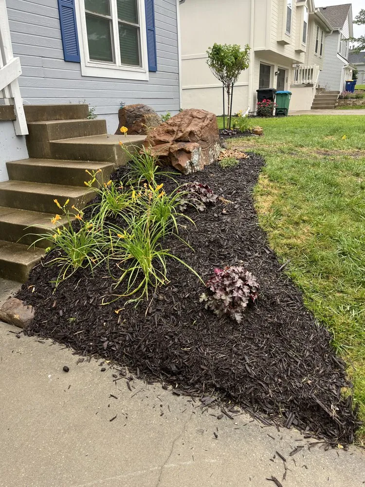Expert landscape installation for homes across Lee's Summit, MO - HITE Cultivation