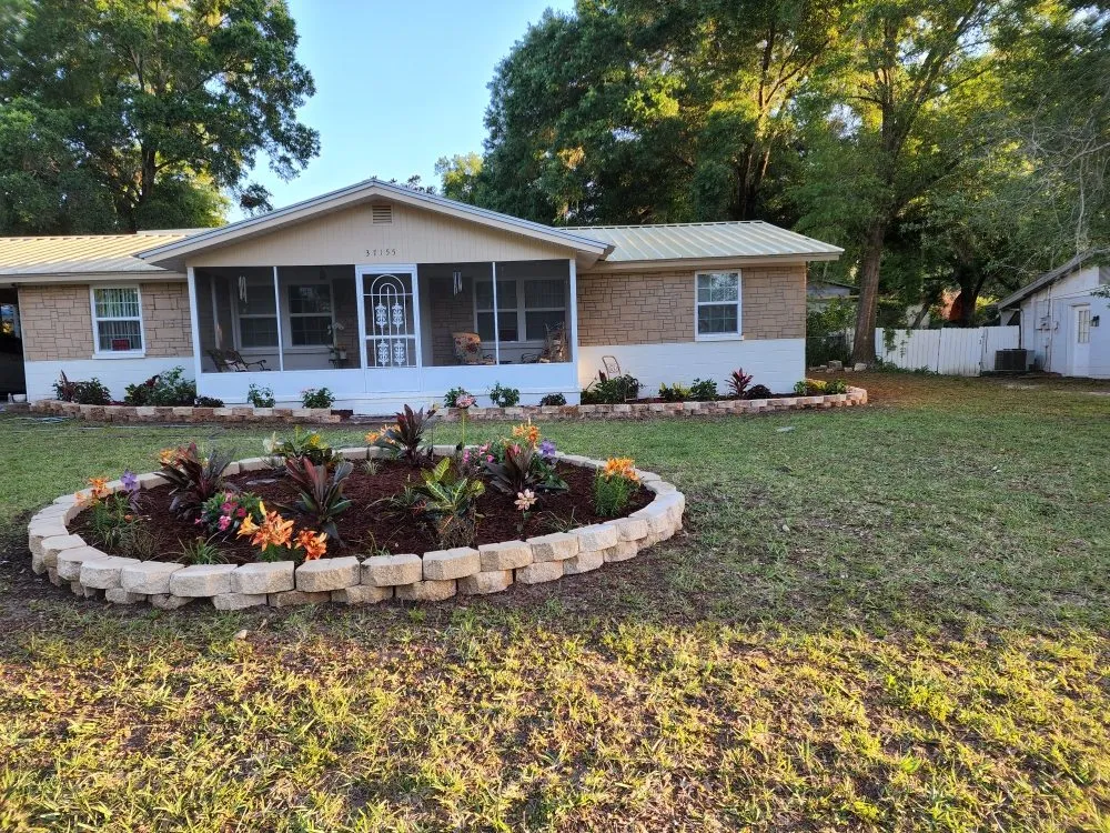 Custom lawn care service for beautiful yards in Dade City, FL by Hitts Top quality tree and lawn