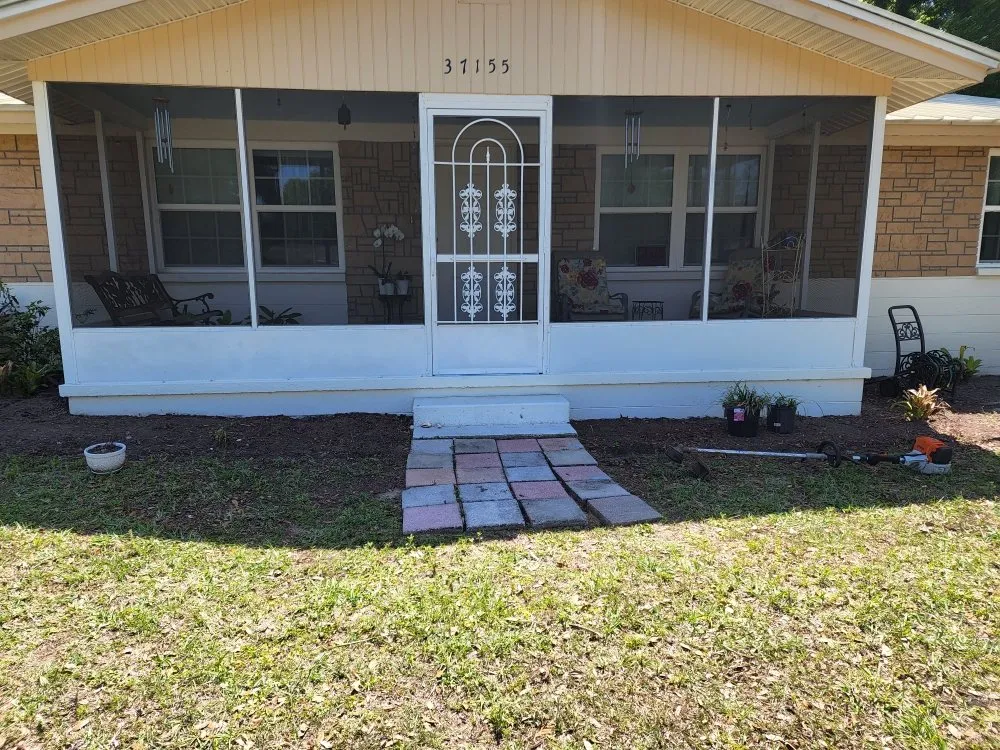 Custom garden landscaping for outdoor upgrades in Dade City, FL by Hitts Top quality tree and lawn