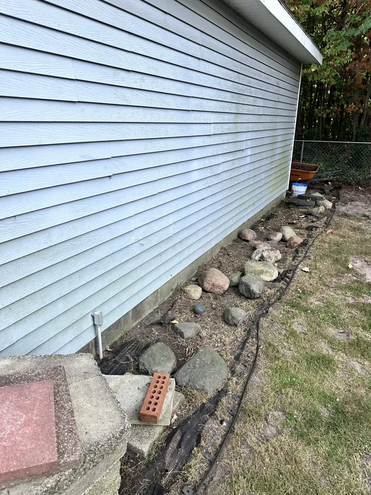 Custom outdoor landscaping in Saginaw, MI - HJ Contracting