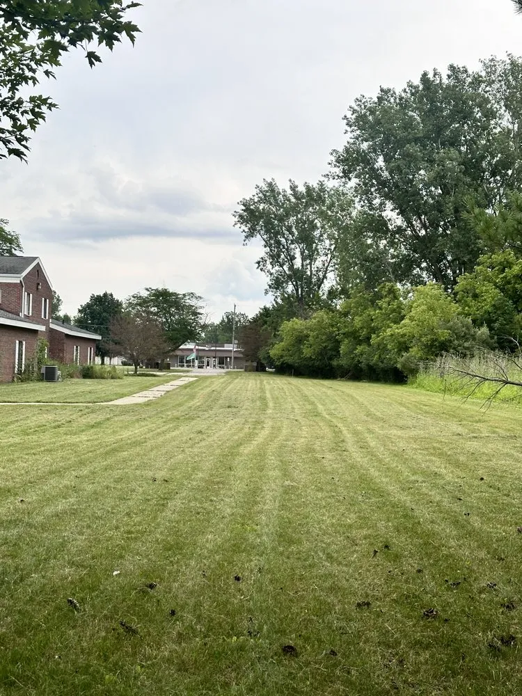 Trusted yard maintenance in Saginaw, MI by HJ Contracting