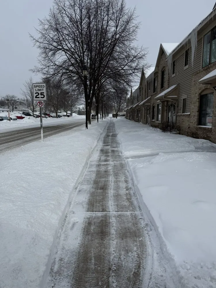 Top-rated residential landscaping in Saginaw, MI by HJ Contracting