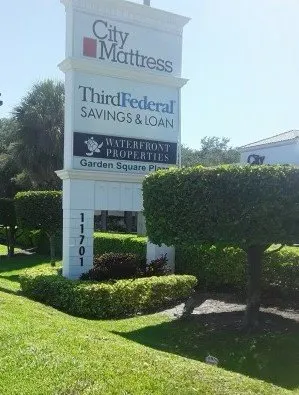 Custom garden landscaping with custom design in Jupiter, FL by HJ Landscaping and maintenance