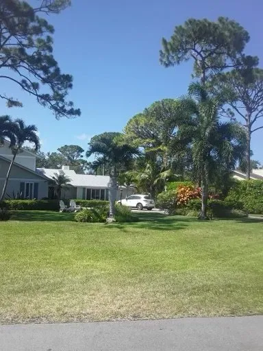Affordable lawn care service in Jupiter, FL - HJ Landscaping and maintenance