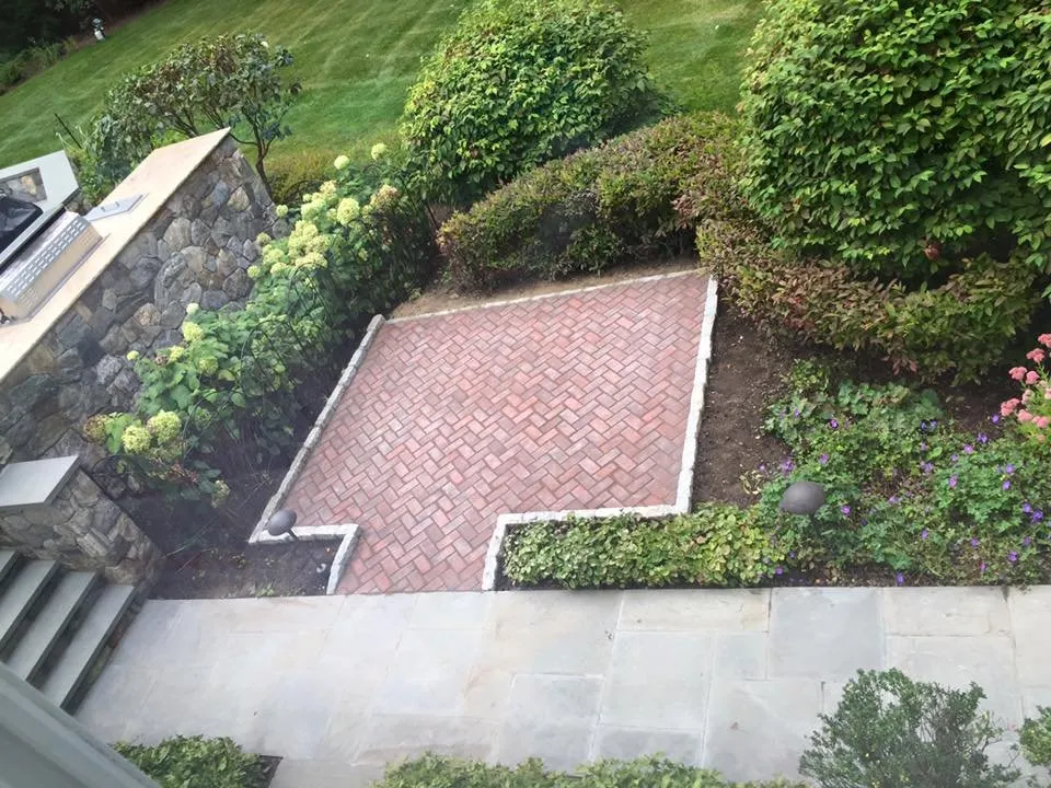 Expert garden landscaping for beautiful yards in Darien, CT by HJ Landscaping