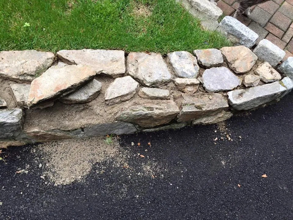 Top-rated garden landscaping with custom design in Darien, CT by HJ Landscaping