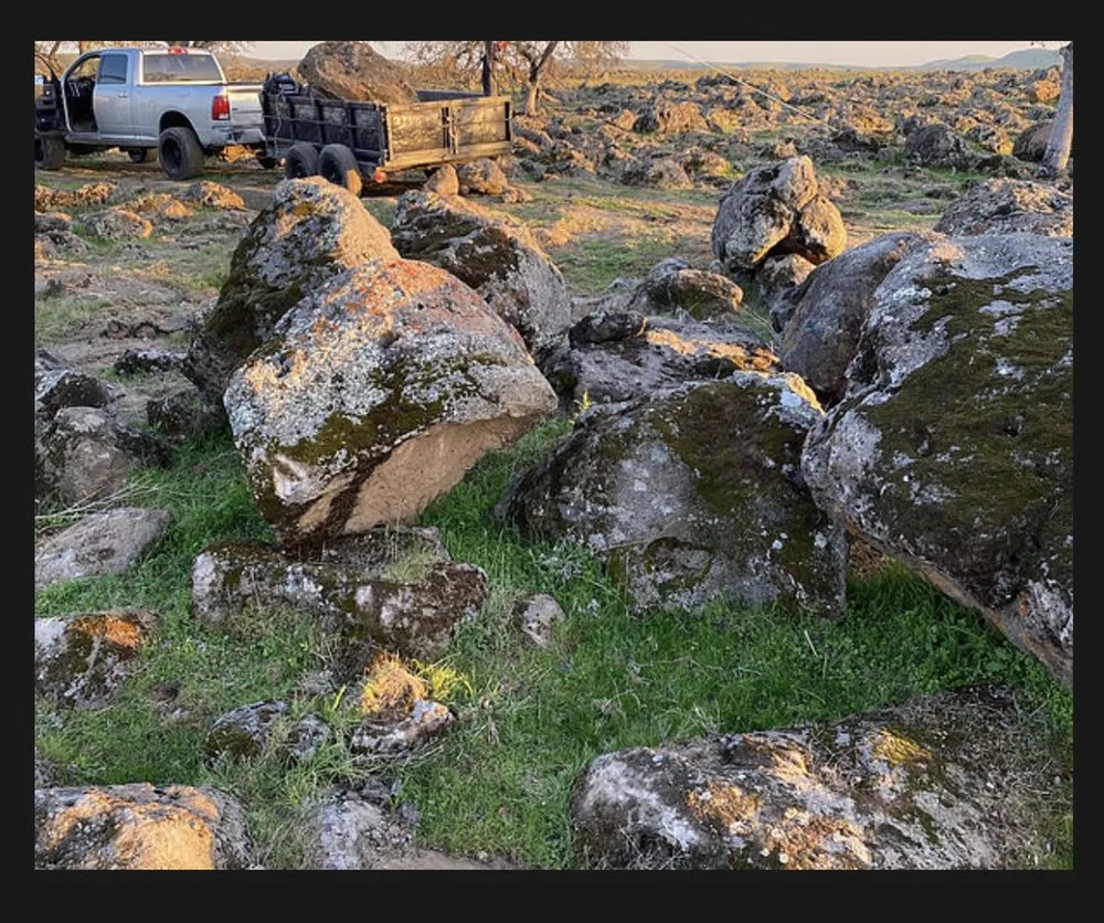 Local yard cleanup service in Oakdale, CA by HJB Rock Of Oakdale