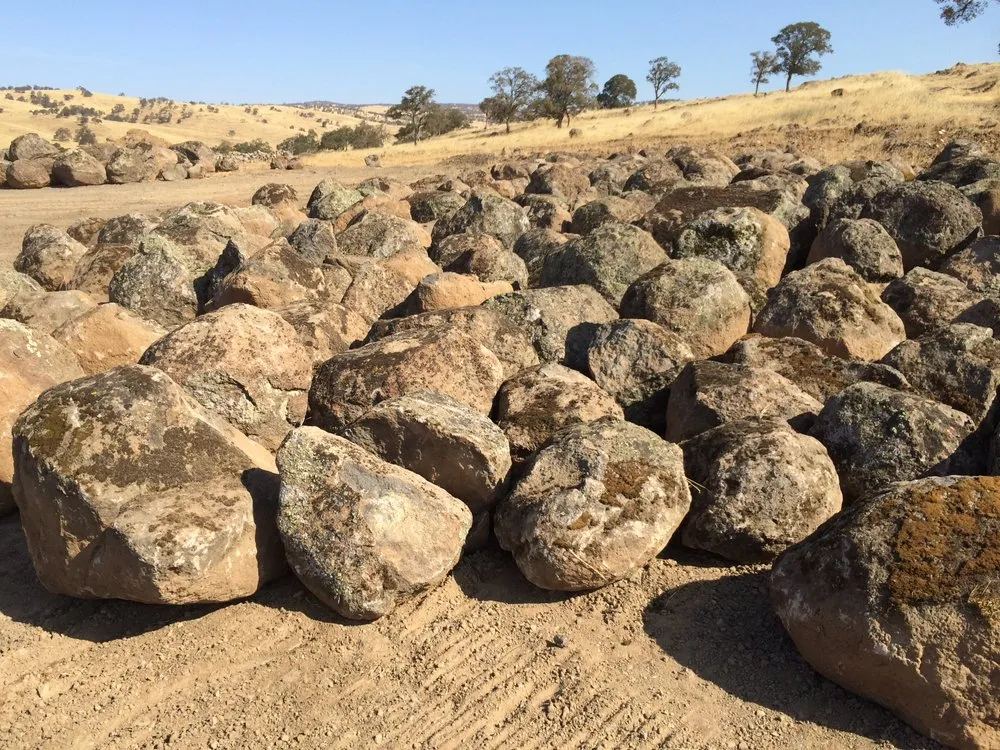 Affordable lawn care service in Oakdale, CA by HJB Rock Of Oakdale