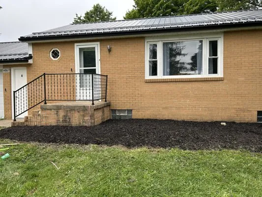 HJ’s Landscaping Pressure Washing Logo