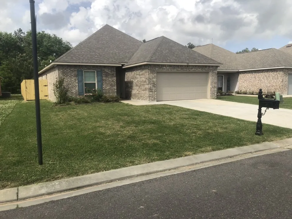 Expert lawn care service for beautiful yards in Sulphur, LA by H&L Lawn Care