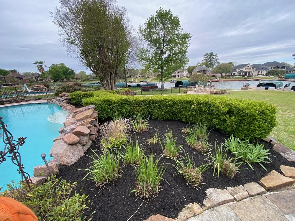 Local yard cleanup service in Montgomery, TX - HLB Services