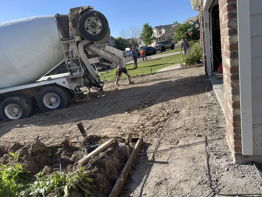 Top-rated residential landscaping in Aurora, CO by HLE Landscaping & Concrete