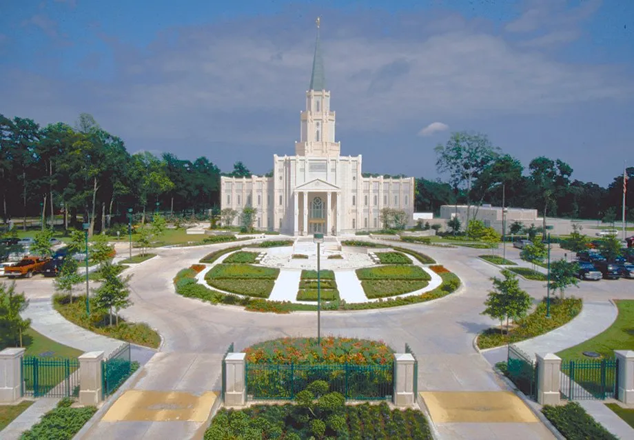 Top-rated residential landscaping in Stafford, TX - HLS Landscape