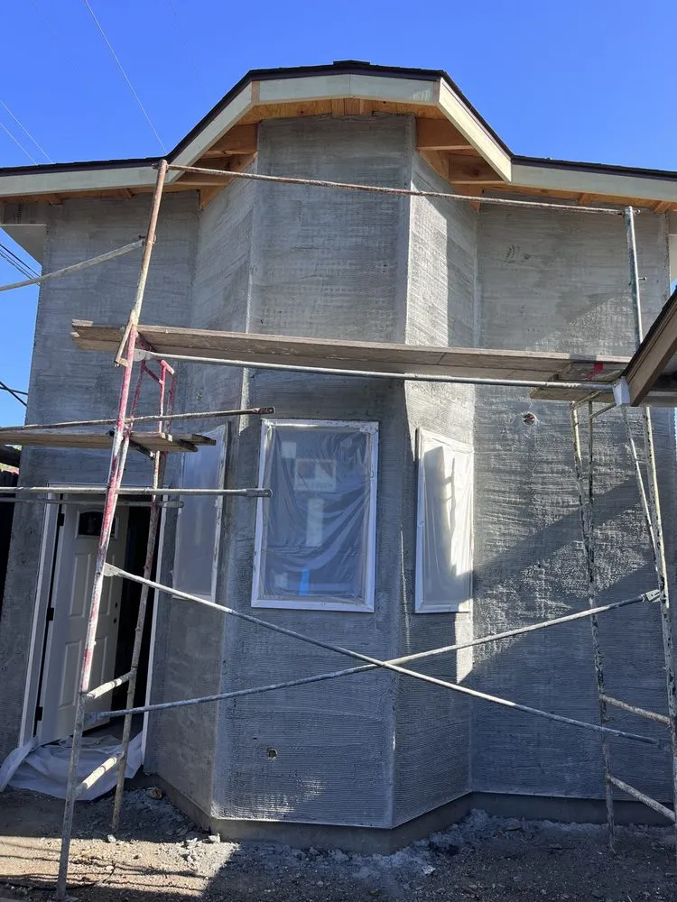 Custom lawn mowing service for homes in Hayward, CA by H&M Construction and Masonry