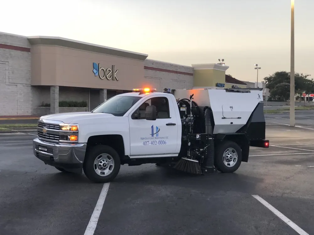 Affordable yard cleanup service with custom design across Winter Park, FL - H&M Gulf Coast Maintenance