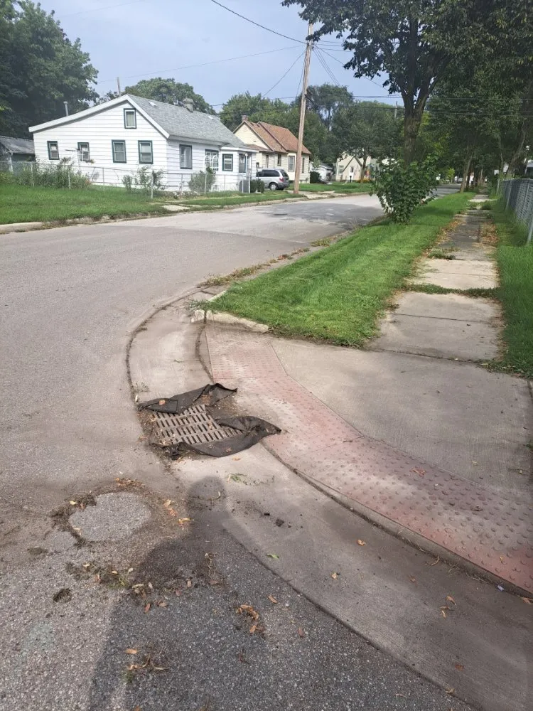 Affordable residential landscaping in Bay City, MI by H&M Handyman Services