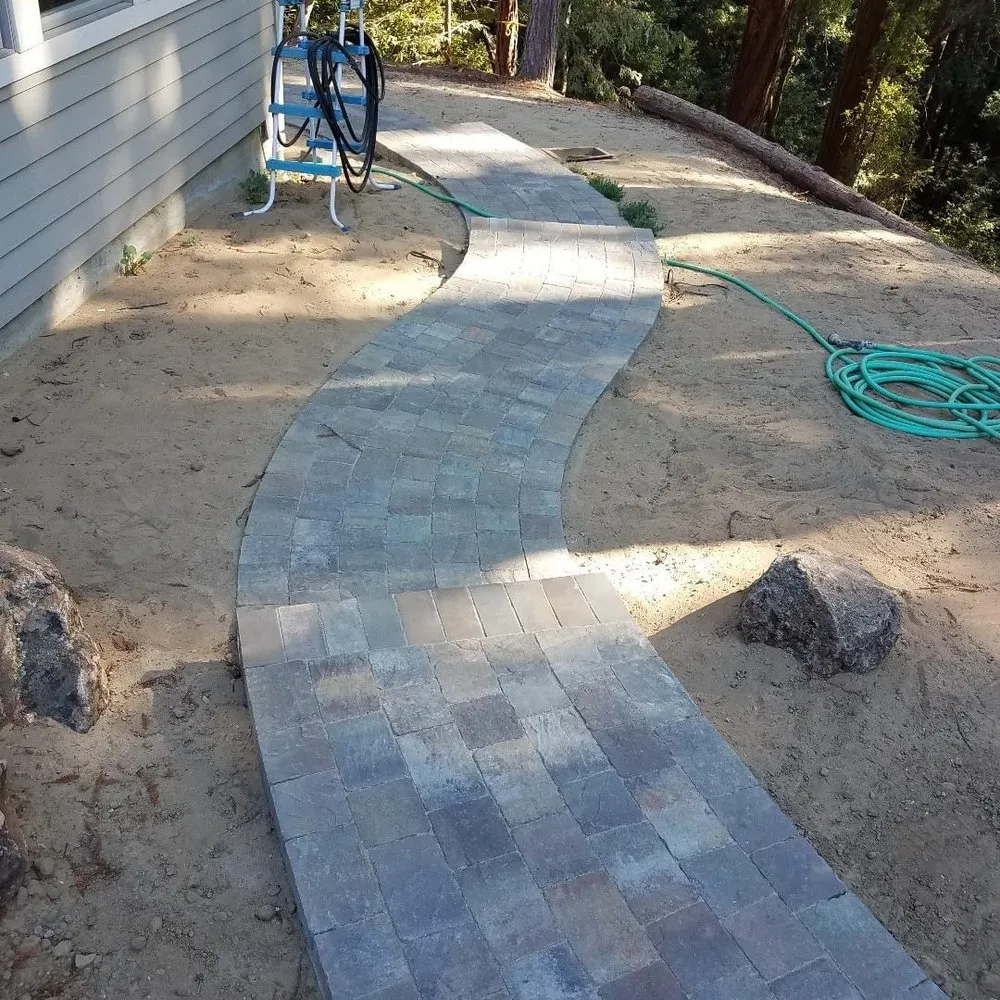 Custom garden landscaping for homes in Mountain View, CA by Hm Landscaping