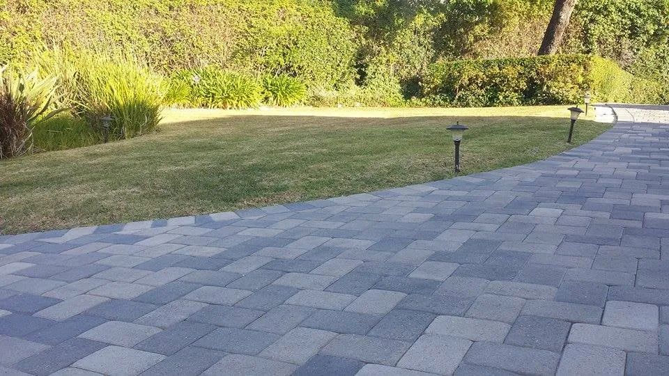 Custom lawn mowing service for residential properties in Oxnard, CA by HM Landscaping