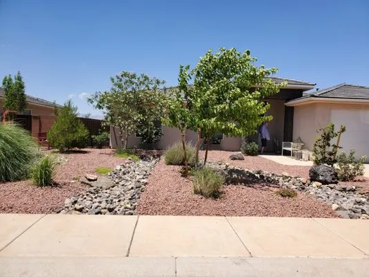 H&M Stone and Gardens Logo