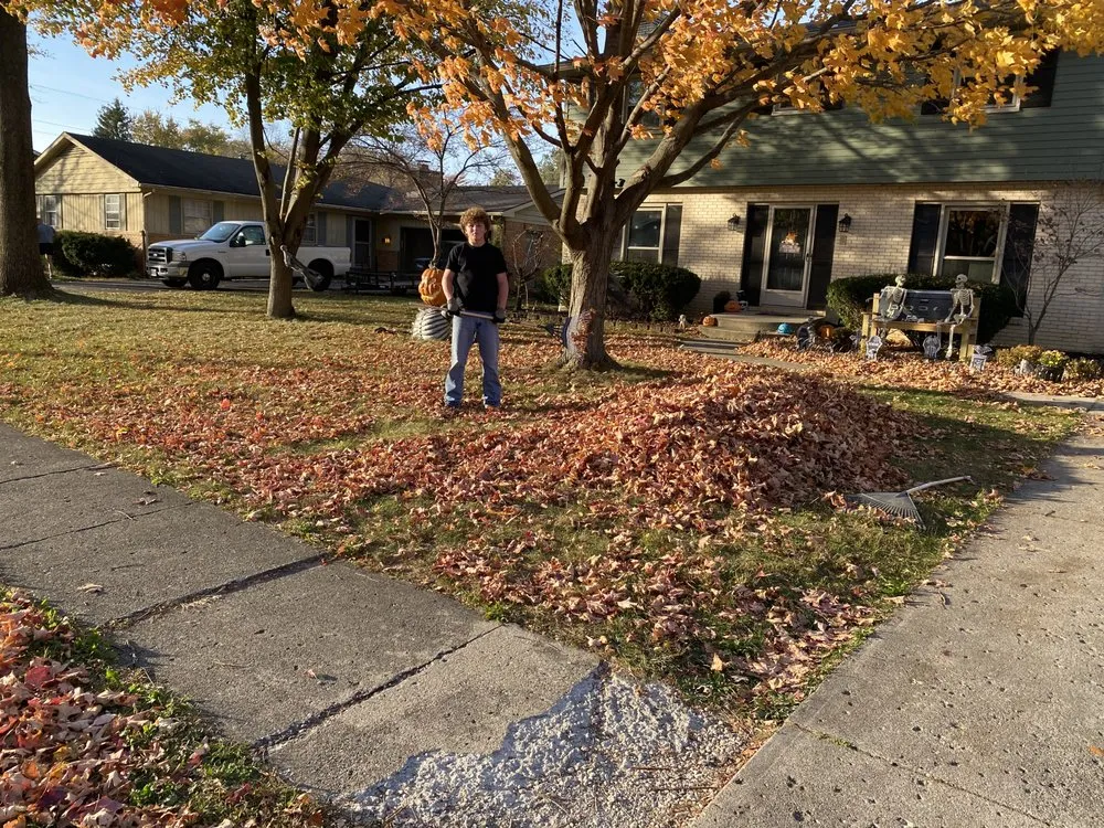 Professional outdoor landscaping experts serving Muncie, IN - HMC lawn care