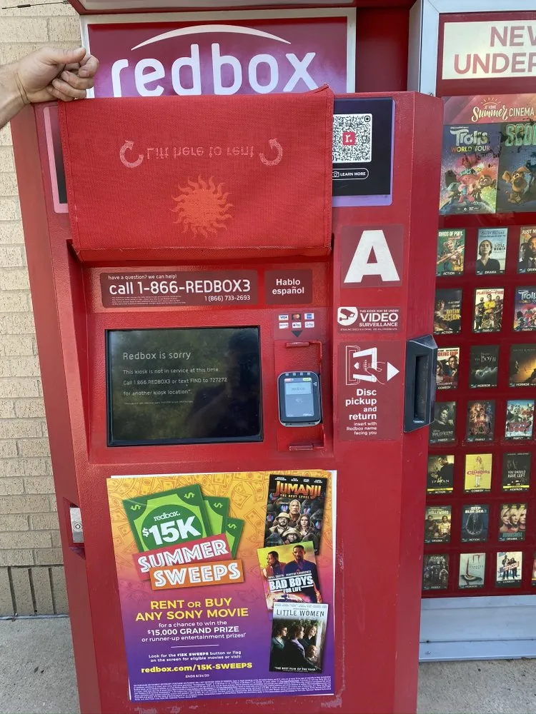 Custom outdoor landscaping for year-round maintenance in Farmersville, TX by HMC Repair