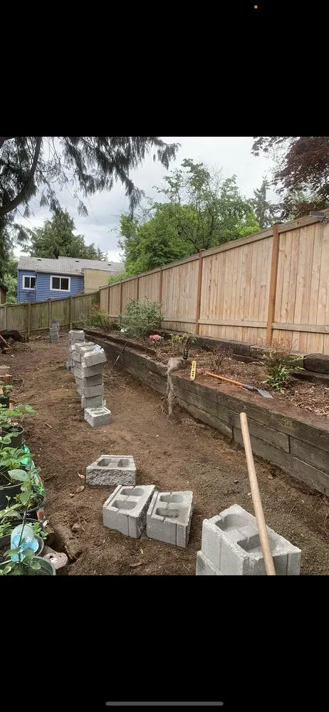 Custom lawn mowing service in Lynnwood, WA by H&N Landscapes