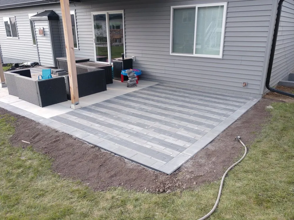 Affordable yard maintenance with custom design in Bennet, NE by HNR Outdoor Designs