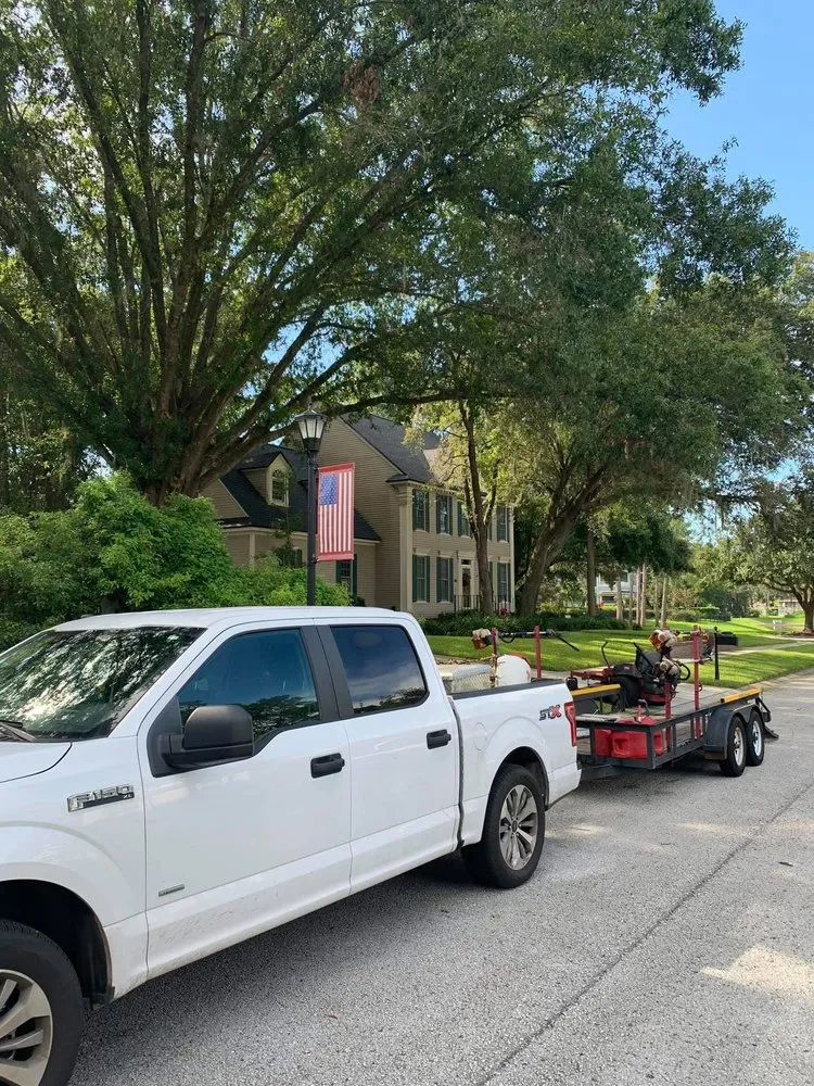 Top-rated garden landscaping in Wesley Chapel, FL - Hodge’s Landscape & Lawn Maintenance