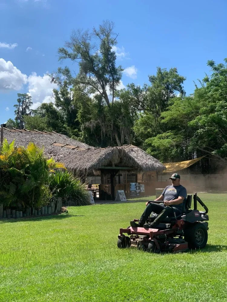 Top-rated lawn care service experts serving Wesley Chapel, FL - Hodge’s Landscape & Lawn Maintenance