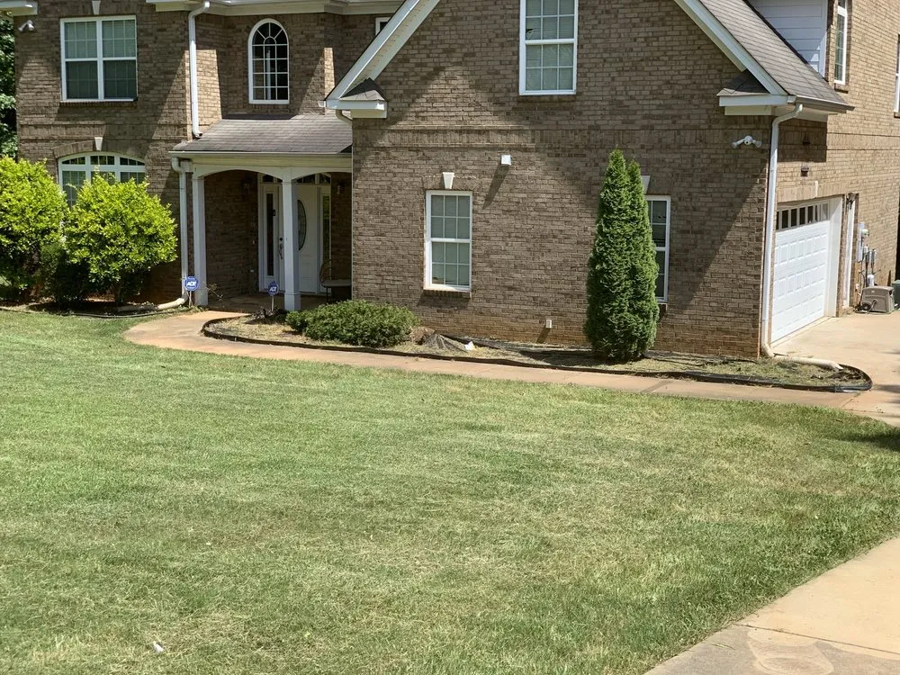 Local lawn care service in Jonesboro, GA - Hodo’s lawncare